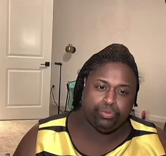 2GLOSTER's tweet photo. @PHATPA86 @J_Sideways This what the fuck I be talking about, boy u ugly asf 🤣 https://t.co/EcL0msc2vY