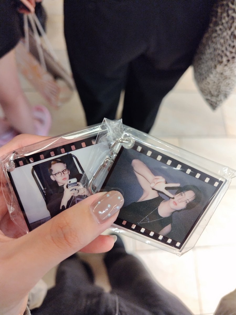 shangangyo21175's tweet photo. treasure 交換

【譲】ヒョンソク ジェヒョク 
【求】ヨシ
（スタンプラリーシールは、ヨシまたはシークレット（上））

9/6 本日会場います！手渡し希望です
お気軽にお声掛けください ☺️ https://t.co/T0D6csjahv
