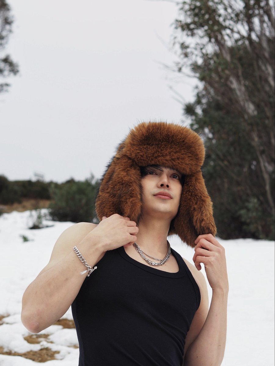 TroyAkka's tweet photo. Too hot for the snow. ❄️🔥 #FallsCreek #VisitVictoria #menfashion #snowoutfit #WinterStyle https://t.co/TUk2ymLfsj