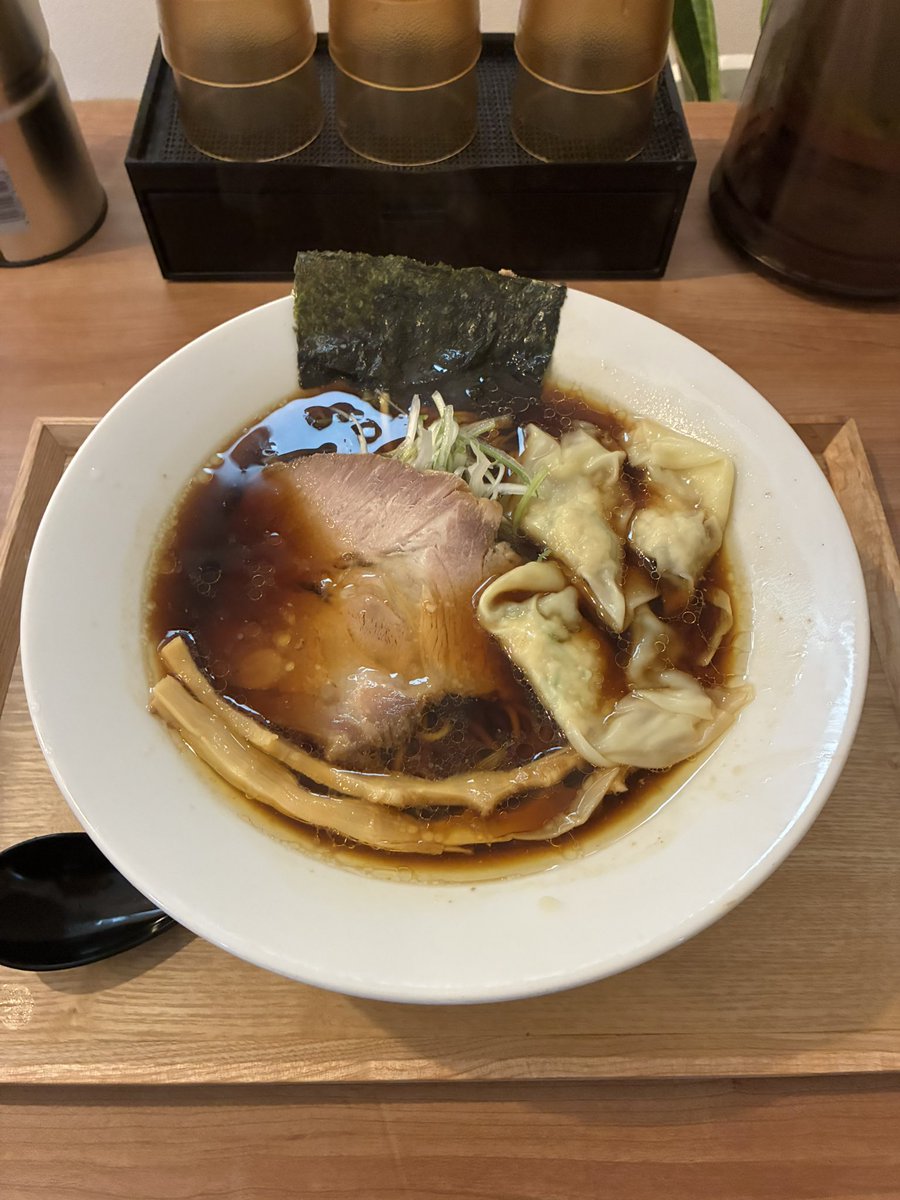mensta_official's tweet photo. 麺や 壱虎

いわきブラックわんたん麺 1000円

#ラーメン #らーめん #noodle #ramen #福島県 #いわき市 #麺や壱虎 #2026年 #杯85目 #注文制 #接客丁寧 #大変美味しくすすれました #めんすたぐらむ #メンスタグラム #ラーメン部 #ラーメン好き #ラーメン中毒 #麺活 #ラー活 #人気 #instapic #instafood https://t.co/llzKN1CRM1