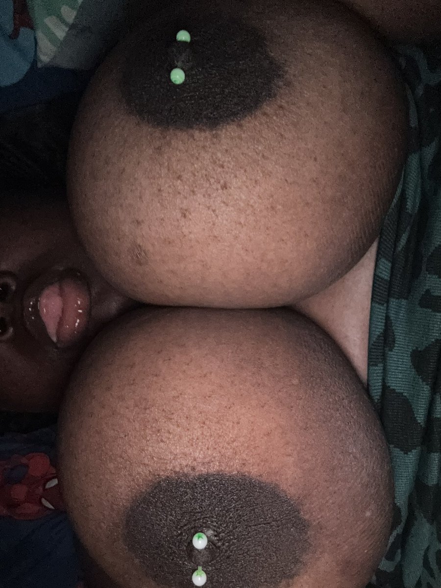 DarkAreolas's tweet photo. I need my nipples sucked and played with😩😮‍💨 https://t.co/0BvWJirYNR