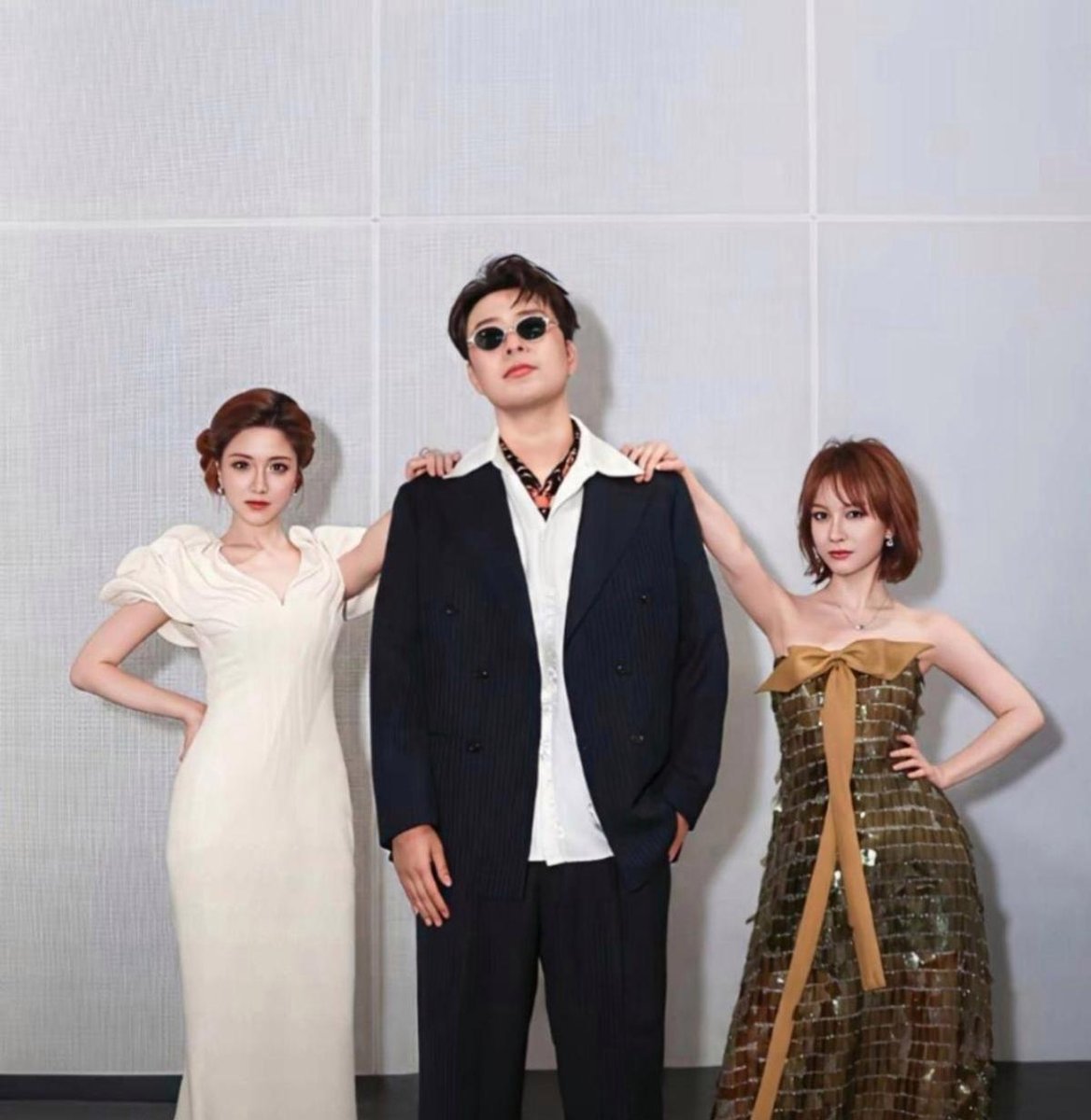 BaharOzturuwty's tweet photo. Just finished an epic variety show filming! The behind-the-scenes laughs and fun vibes are totally unbeatable  Variety show life = best memory maker!， https://t.co/CQIk5hgjiz