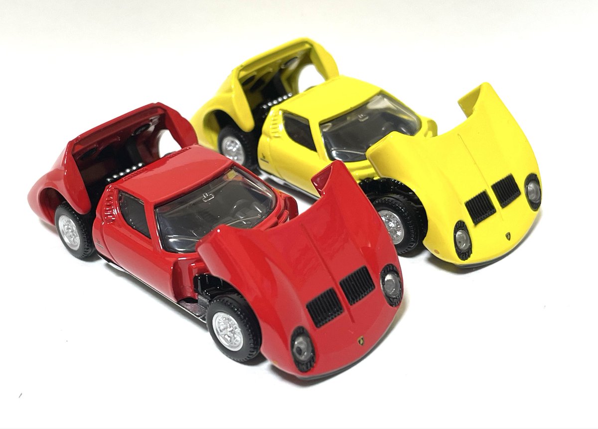 Rice_Blue2000's tweet photo. 7月発売トミカプレミアムの
ランボルギーニ ミウラ P400S
赤：通常版
黄：初回版
スタイルや細部の再現度が高いですが最大の特徴は前後カウルの開閉ギミックですね♪このサイズで実現しているのは高評価✨

#ミニカー 
#トミカ https://t.co/Nb2dcWsxBH