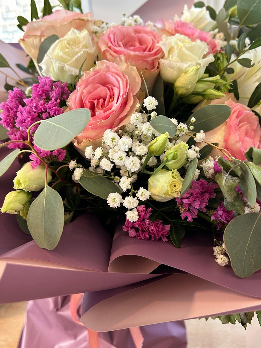 DanicaMacanga's tweet photo. #Flowers make a wonderful gift for almost any happy occasion. They bring color, joy, and a fresh scent to the moment. #Pinkroses with their open, cheerful faces represent pure joy and happiness, that symbolize  purity, and the fresh start of a new life. #rosesbouquet https://t.co/yWsz2xMEfA