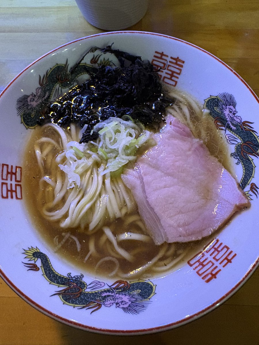 gaugaow's tweet photo. 煮干そば  平八

平八さんの
イカ好きにはたまらない
イカ志向の強い煮干そば。

今日はマスターワンオペで
慌ただしい雰囲気の店内。
お皿が割れる音が響く中、
恐縮しつつ静かにすする。
#濃厚イカ肝煮干そば https://t.co/k0pi9pvcgF