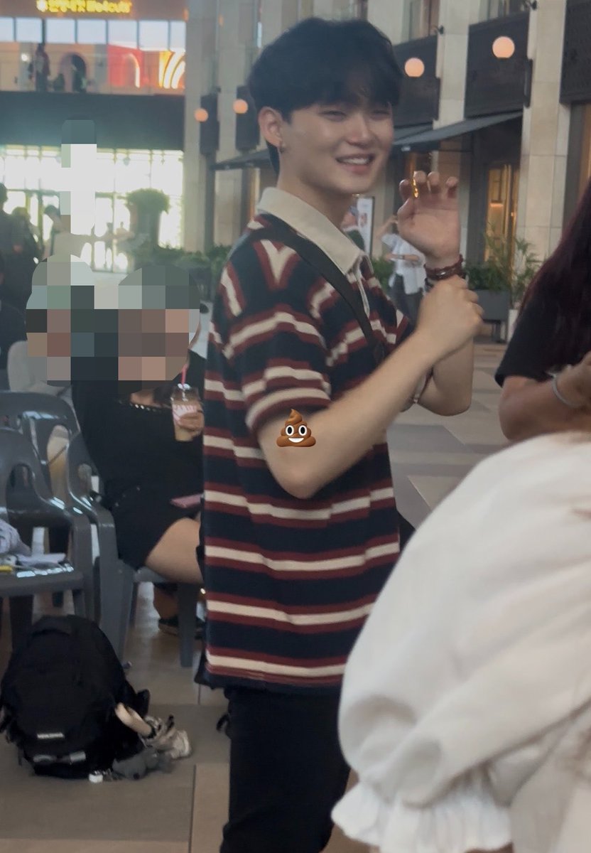 ghlvlcnd's tweet photo. 사플페에서 우연히 우연이 자만추햇어염….🫰🫰 https://t.co/JVZE5sPZqf