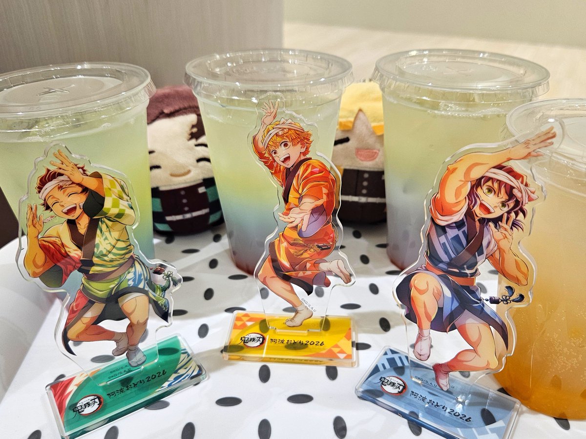 anko_kmt's tweet photo. 🛸🚛２楽しんで来ました～☺
朝から並んだんですけど、転売ﾔｰも見当たらなくてとても平和で��ったりと楽しいTOGO2でした。

で、🫧💃🥤はまたしても3杯頼んでコースター3枚ともダブったんですが奇跡的に3:3で交換してもらえてコンプできました、 嬉しいなぁ☺ https://t.co/VXIugF78t1