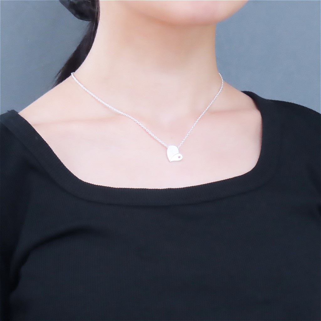 grand_galleria's tweet photo. こんにちは!GrandGalleriaです!
当店の「ハートネックレス」 (¥15,400)
大きすぎず小さすぎずなサイズのネックレスはプレゼントにもぴったりです♡
#ネックレス #ハート #天然石 #誕生石 #ハンドメイド #帯広
#silver #necklace #Gemstone #birthstone #heart https://t.co/vXB2crlUwV