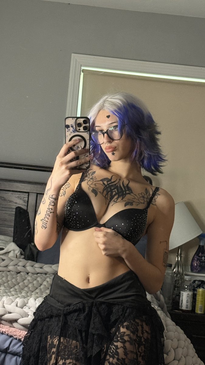 riooo7020's tweet photo. So beautiful and hot @paigelock0ii1 ❤️🔥 https://t.co/mBqZEkCJzO https://t.co/HnN2sf4UJ5