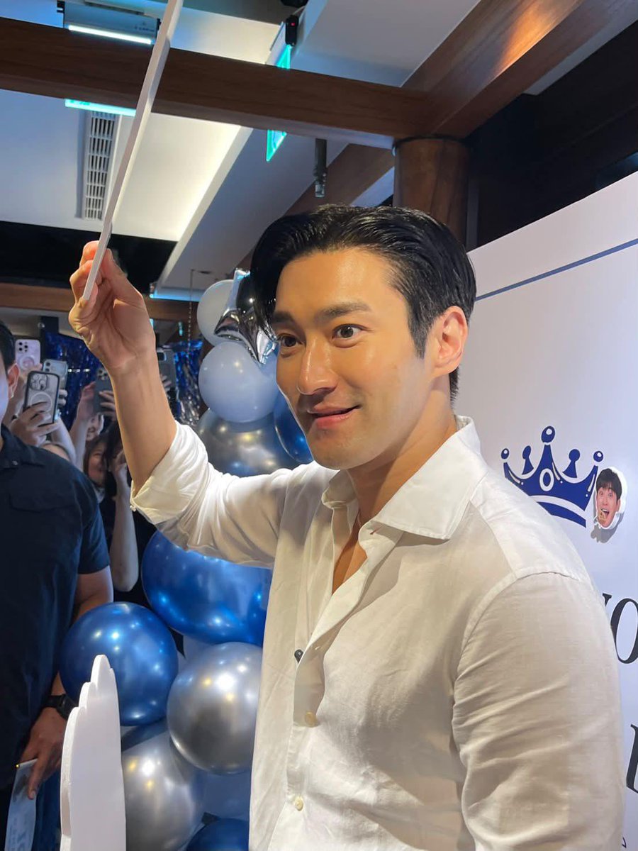 coid_ice's tweet photo. 卧槽啊崔始源这张脸有点太牛了，这是人吗 https://t.co/UbO8Qnwoad