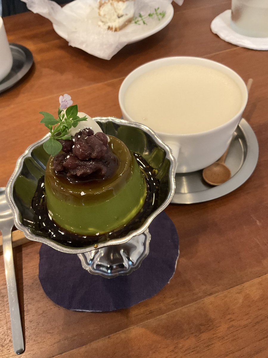 abm_cleantec's tweet photo. 自分の妻様姉妹でやっているヴィーガンカフェに久しぶりに来店☕️！

ガパオ風ライスはお酒呑める位美味しいし、アイスケーキ🍰と抹茶プリン🍮も最高！

本当にヴィーガンカフェなのか？と疑ってしまう程の美味しさです♪ https://t.co/0hl4ZF90EG