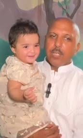 MariaBalochPK's tweet photo. اوئے کم بختو: گناہ کو چھپانے یا غربت کی وجہ سے اپنے بچوں کو قتل نہ کیا کرو ، 
ایک فون کر دیا کرو میں خود لینے آجاؤنگا ۔۔۔۔ 
500 سے زائد بچوں کو پالنے والے چوہدری اختر کی اپیل ۔۔۔
 یاد رہے کہ عبدالستار ایدھی مرحوم کے بعد چوہدری اختر وہ واحد پاکستانی ہیں جنہیں نادرا  ریکارڈ میں  بے سہارا بچوں کی ولدیت میں اپنا نام لکھوانے کی اجازت حکومت نے دے رکھی ہے ۔ 
چوہدری اختر میر پور کے علاقہ کھاڑک سے تعلق رکھتے ہیں مگر یہ خود انگلینڈ میں پیدا ہوئے ۔ 
وہیں پلے بڑھے اور جوان ہوئے ، انکے خاندان کا وہاں بڑا کاروبار ہے ، 2005 کے زلزلے میں کچھ دوستوں کے کہنے پر زلزلہ زدگان کی مدد اور ریلیف کے لیے پاکستان آئے تو سینکڑوں یتیم بے سہارا بچوں کو سڑکوں پر رلتے دیکھ کر انہوں نے ان بچوں کے لیے ایک پناہ گاہ بنانے کا سوچا ۔۔۔ انگلیینڈ میں پاکستانی دوستوں سے صلاح مشورہ کیا اور کچھ رقم جمع کرکے میر پور میں ایک عمارت خریدی ، وہاں بچوں کے لیے ہر سہولت اور ہر قسم کا سامان جمع کر کے حکومت سے درخواست کی کہ کچھ بے سہارا اور یتیم بچے انکے حوالے کیے جائے ، میر پور میں یہ خاندان اپنی ایک ساکھ اور مقام رکھتا تھا چنانچہ چوہدری اختر کو بے سہارا بچے دینے کا سلسلہ شروع ہوا ۔ اور انگلینڈ مقیم پاکستانیوں اور میر پور و دیگر شہروں کے کچھ مخیر حضرات کی مدد سے یہ سلسلہ جاری رہا ، چند سال بعد ایک وقت ایسا آیا کہ چوہدری اختر نے انگلینڈ میں اپنی گھریلو پریشانیوں اور مصروفیات کی وجہ سے یہ یتیم خانہ بند کرنے کا ارادہ کر لیا ۔وہ فیصلہ کر چکے تھے اور حکومت کو اس سے مطلع کرنے جانے ہی والے تھے کہ انکے زیر کفالت ایک بچی انکے دفتر میں آئی ۔ یہ لاڈلی بچی ہر روز ایک بار آکر چوہدری اختر کو اپنی ماں کے پاس لے جانے کی ضد کرتی تھی ۔ جب کہ اسکے والدین زلزلے کی نذر ہو چکے تھے اور اس کا ماموں اسے یہاں چھوڑ گیا تھا ۔ چوہدری اختر کا دل پسیج گیا  اور یہ سوچ میں پڑ گئے کہ وہ تو یہ ادارہ بند کرکے انگلینڈ چلے جائیں گے لیکن یہ یتیم بچے پھر سڑک پر چلے جائیں گے انکا کیا ہوگا ۔۔ یہی سوچ کر انہوں نے فیصلہ کر لیا  کہ اب جو مرضی ہو جائے زندگی ان بچوں کے لیے وقف رکھیں گے ۔ اسکے بعد چوہدری اختر نے اس وقت کے وزیراعظم آزاد کشمیر سردار عتیق سے اپنے یتیم خانے کے لیے جگہ مانگی اور اپنا منصوبہ انکے سامنے رکھا تو وزیراعظم نے انہیں میر پور کے پہاڑوں میں ایک جگہ الاٹ کردی ، جو کہ ایک پہاڑ ہی تھا ، چوہدری اختر نے اس پہاڑ کو ہموار کرنے کا کام شروع کروایا ، یہاں پھر اوورسیز پاکستانیز نے بھر پور مدد کی خود میر پور اور مظفر آباد والوں نے اپنے علاقے میں ایک شاندار پراجیکٹ بنتا دیکھا تو ہر طرح سے حصہ ڈالا اور آخر کار ساڑھے تین سال کے عرصہ میں یہ عظیم الشان عمارت تعمیر ہوئی جو آپ اس تصویر میں دیکھ سکتے ہیں ۔۔۔۔ زلزلہ کے بعد چوہدری اختر کے اس ادارے میں پرورش اور تعلیم حاصل کرنے والے بچے آج جوان اور عملی زندگی میں قدم رکھ چکے ہیں کئی ایک اسی ادارے میں مختلف خدمات سر انجام دے رہے ہیں  جبکہ اسکے بعد ملک کے مختلف شہروں خصوصا پنجاب سے کوڑے اور کچرے میں پھینک دیے جانیوالے بچے اس ادارے  میں لائے جاتے ہیں انہیں یہاں پھولوں کی طرح رکھا جاتا ہے ہر سہولت اور آسائش مہیا کی جاتی ہے ، چوہدری اختر ان لاوارث بچوں کو کوڑے کچرے اور سڑک سے اٹھا کر خود پالتے ہیں انہیں اپنا نام دیتے ہیں ۔ میر پور آزاد کشمیر میں  کورٹ کمپلیکس نامی یہ ادارہ آج 500 سے زائد بچوں لڑکوں اور لڑکیوں کا خیال رکھ رہا ہے انکی پرورش کررہا ہے اور انہیں پڑھا لکھا بھی رہا ہے ، نیکی کے اس کام می حصہ ڈالنے والے اوورسیز پاکستانیوں و دیگر مدد گاروں نے بلاشبہ زندگی میں ہی جنت کما لی ہے ، چوہدری اختر نے غربت ، لڑائی جھگڑوں سے تنگ اور گناہ چھپانے کے لیے اپنے بچوں کو ق۔ت۔ل کرنے والے سنگدلوں کو پیغام دیا ہے کہ خدارا پھول سے بچوں  سے زندگی نہ چھینا کرو  ، انہیں میرے حوالے کردیا کرو یا ہمیں فون کیا کرو ، ہم ان معصوم پھول جیسے بچوں کو لینے خود آپ کے پاس آجائیں گے ۔۔۔۔ دعا ہے اللہ کریم چوہدری اختر کو اس مشن میں قدم قدم پر آسانیاں عطا کرے آمین ثم آمین