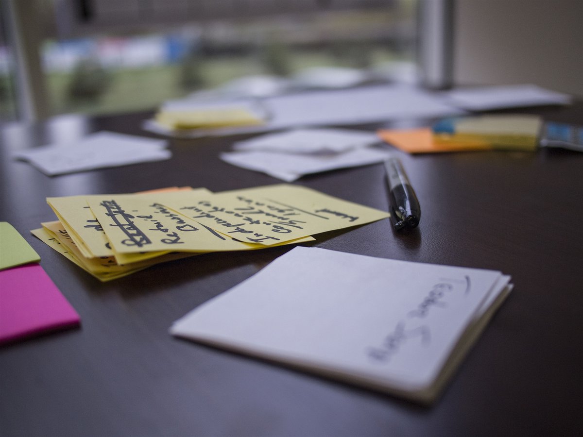 swanfncjjvcjx's tweet photo. Just found out my intern tried to use "AI-powered" as a job title on their to-do list… 10/10 for confidence, -500 for HR’s inbox. https://t.co/egi6rs5F11