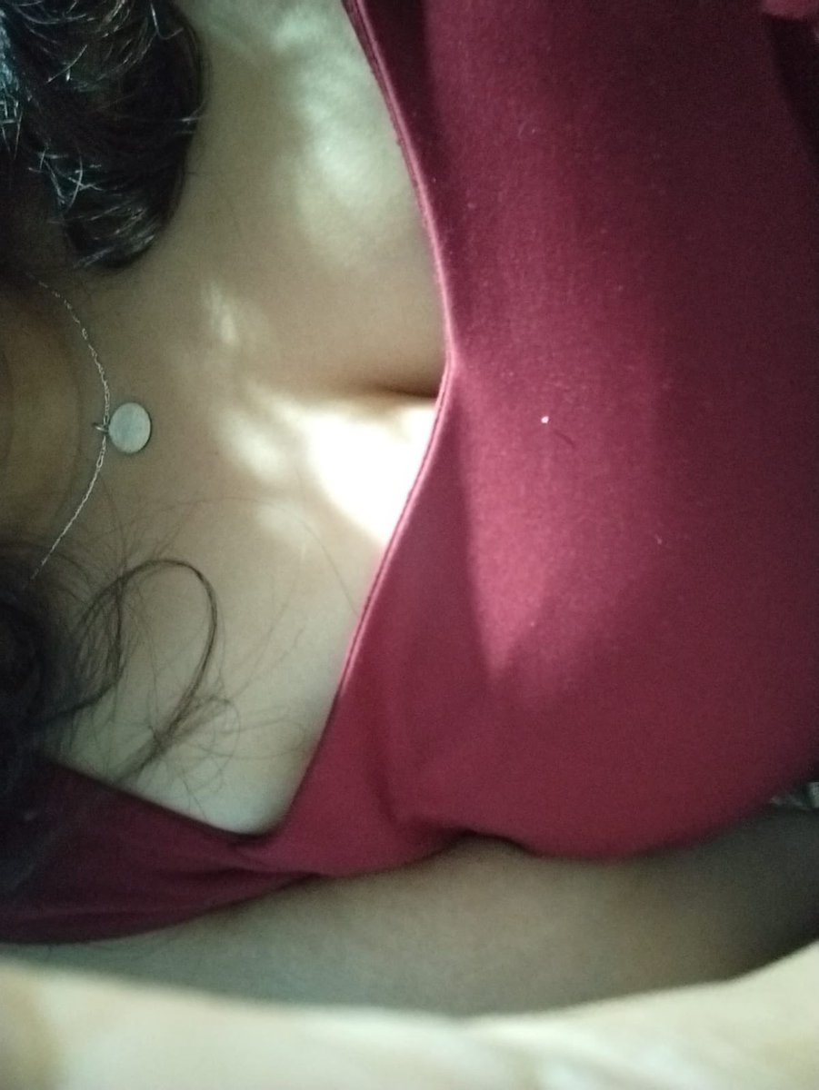 Animslaxl's tweet photo. Que aburrido es la fiesta, prefiero mi cama #SabadoDeMorboYProvocación #unicornwarriorseternal #fiesta https://t.co/pvLxMyXWjJ