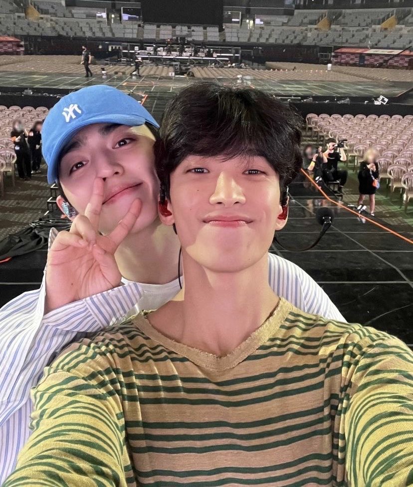 ayecheol's tweet photo. no dont even think about it https://t.co/NRmzRzGEfR