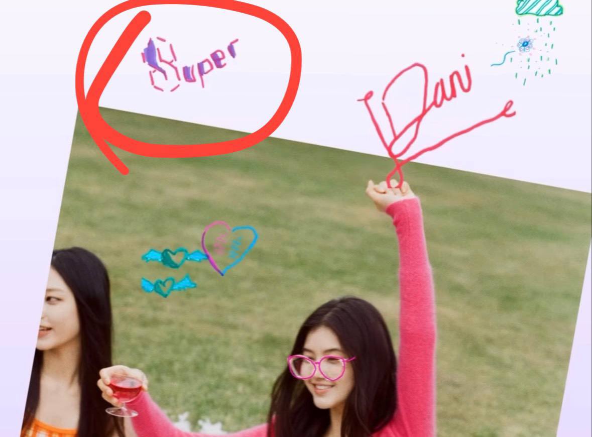giveupdontup's tweet photo. It’s not just one element,they copied NewJeans’ entire identity and simply gave it a different name

NewJeans “Find Real Me”: girls who can be anywhere and be anything.
ILLIT “Super Real Me”: girls who can be anywhere and be anything https://t.co/HXvij9XK7h