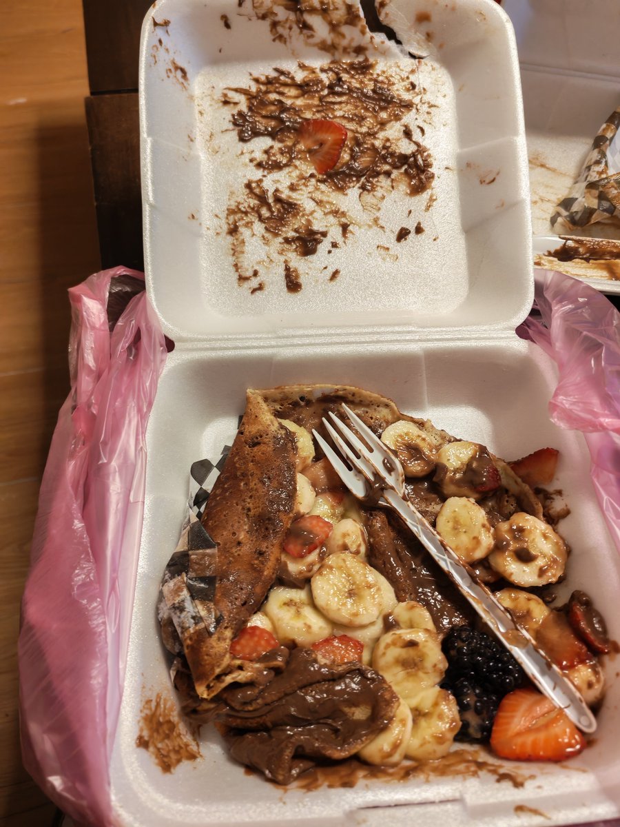 pp_jerry29's tweet photo. @DiDi_Mexico su servicio está de mal en peor, pedí 5 crepas, me llegaron 4, anexo fotos de como me llegaron, y no me deja poner queja en ayuda porque "detectaron una actividad irregular" enserio es la forma de recibir comida, ustedes se lo comerían? https://t.co/gde8dCj7Xr