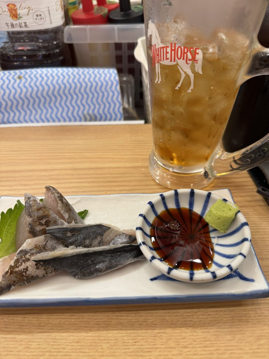 aloha_0627's tweet photo. 散歩途中で雨強くなったのを言い訳に寄り道w
短時間でガッツリ目に食べたのに2千���で程よく酔えてリラックスできた気がする

さてさて、雨が強くなる前に家につかなくちゃ https://t.co/s38LASPVD4