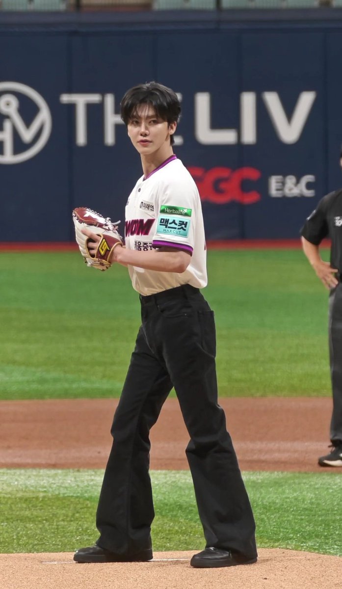 Beombebuu's tweet photo. ⚾️ ไม่ลืมที่จะยืนทิ้งสะโพก  น่ารักกมากก

#재민 #JAEMIN
#JAEMINxKiwoomHeroes
#재민아_힘껏_던져봐 https://t.co/jdFkhJOcT1