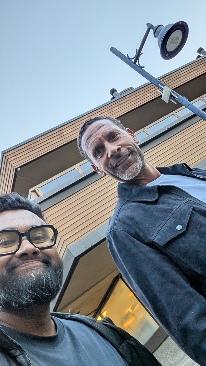 27rayden7's tweet photo. @rioferdy5 thank you for being kind enough to take the photo. I didn't want to disturb you, so I apologize for that https://t.co/gAS9LzAKDJ