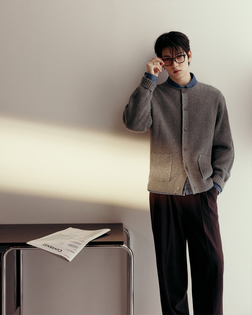 CovernatTH's tweet photo. 26 FALL WITH TOMORROW X TOGETHER SOOBIN
The Autumn Paper: Words of SOOBIN 

สัมผัสคอลเลกชันใหม่ ที่ถ่ายทอดช่วงเวลาของ SOOBIN
ผ่านถ้อยคำและเรื่องราวที่ค่อย ๆ เติมเต็มพื้นที่ทีละส่วน ราวกับฤดูใบไม้ร่วงที่กำลังผลิบาน 🍂 

#SOOBIN #COVERNAT #covernat_th  #26FW https://t.co/TKUGdFr39l