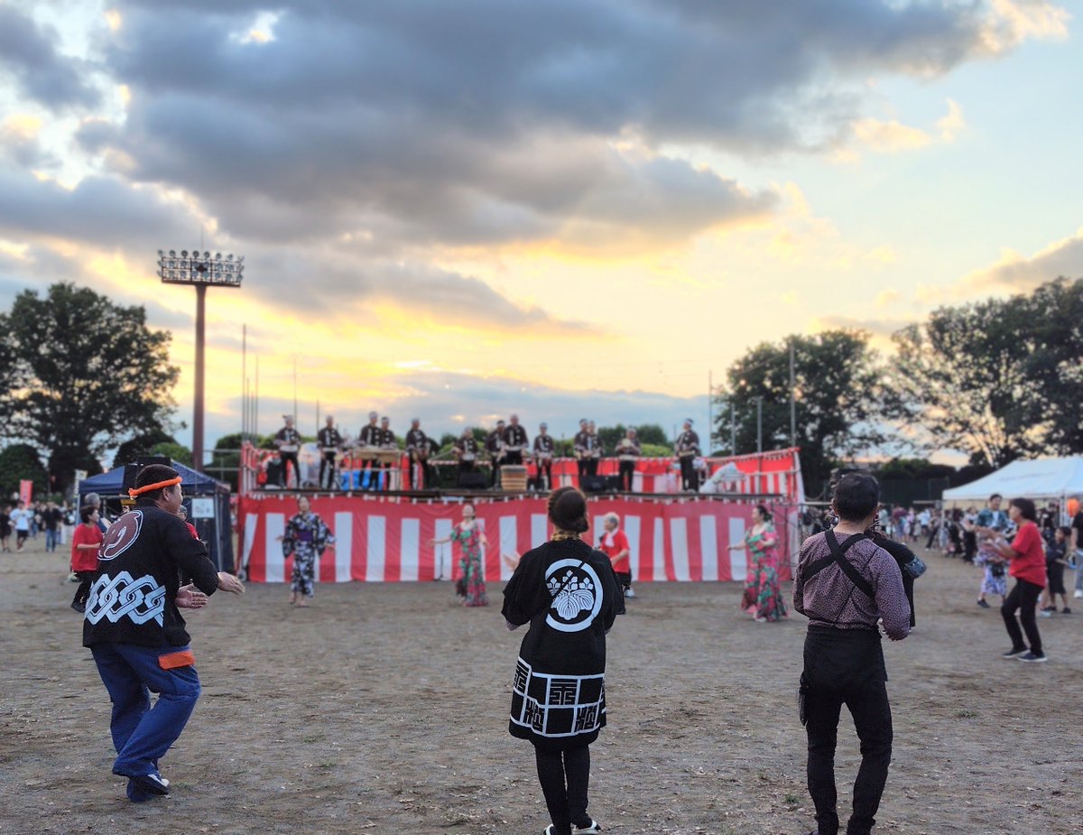 aoki_sanseito's tweet photo. 「第59回藪塚まつり」へ伺いました。
会場は多くの皆さまの笑顔と活気に満ち溢れ、歴史ある「大原祭囃子」の立派な山車の前で記念写真を撮らせていただきました📸
地域を想い、伝統を守り続けてくださる皆さまの情熱が詰まったお祭りは、日本の宝です。
#太田市 #藪塚まつり #大原祭囃子 https://t.co/V6q4a2b4na