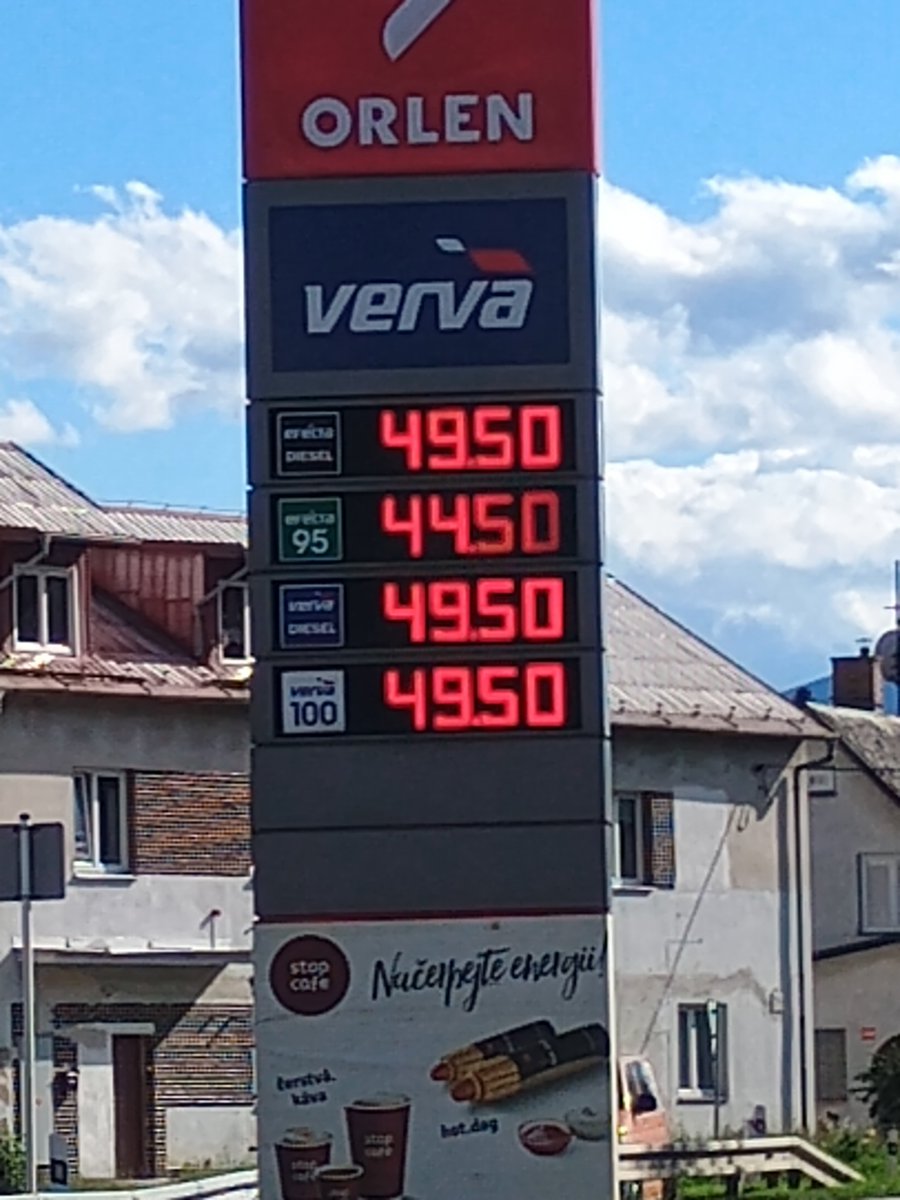BartekJan83320's tweet photo. Dobré ráno a začneme mile, protože máme neděli a včera byla sobota......😜😁 https://t.co/VyJwFDXaXq