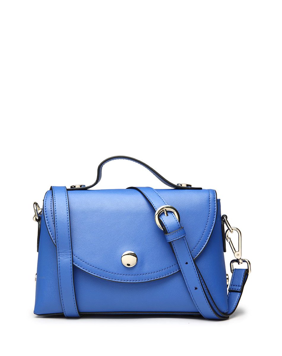 EymenCelik1eqq's tweet photo. I upcycled old denim jeans into a stylish crossbody bag today! Save money, reduce waste, and make something unique https://t.co/nv5wRVnKvn
