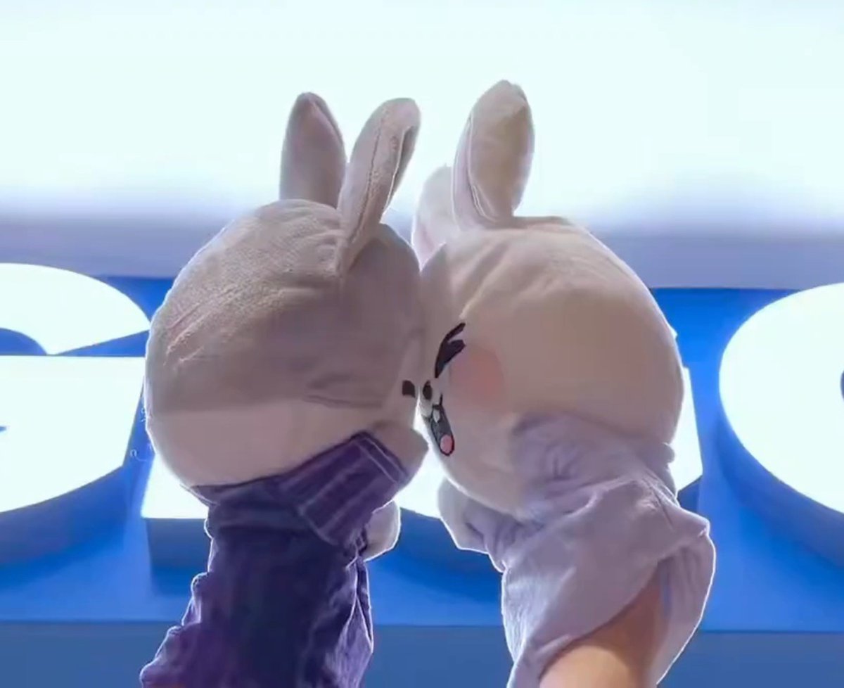s_ol_tay's tweet photo. 🐺🐰😘 https://t.co/5JRmw547af