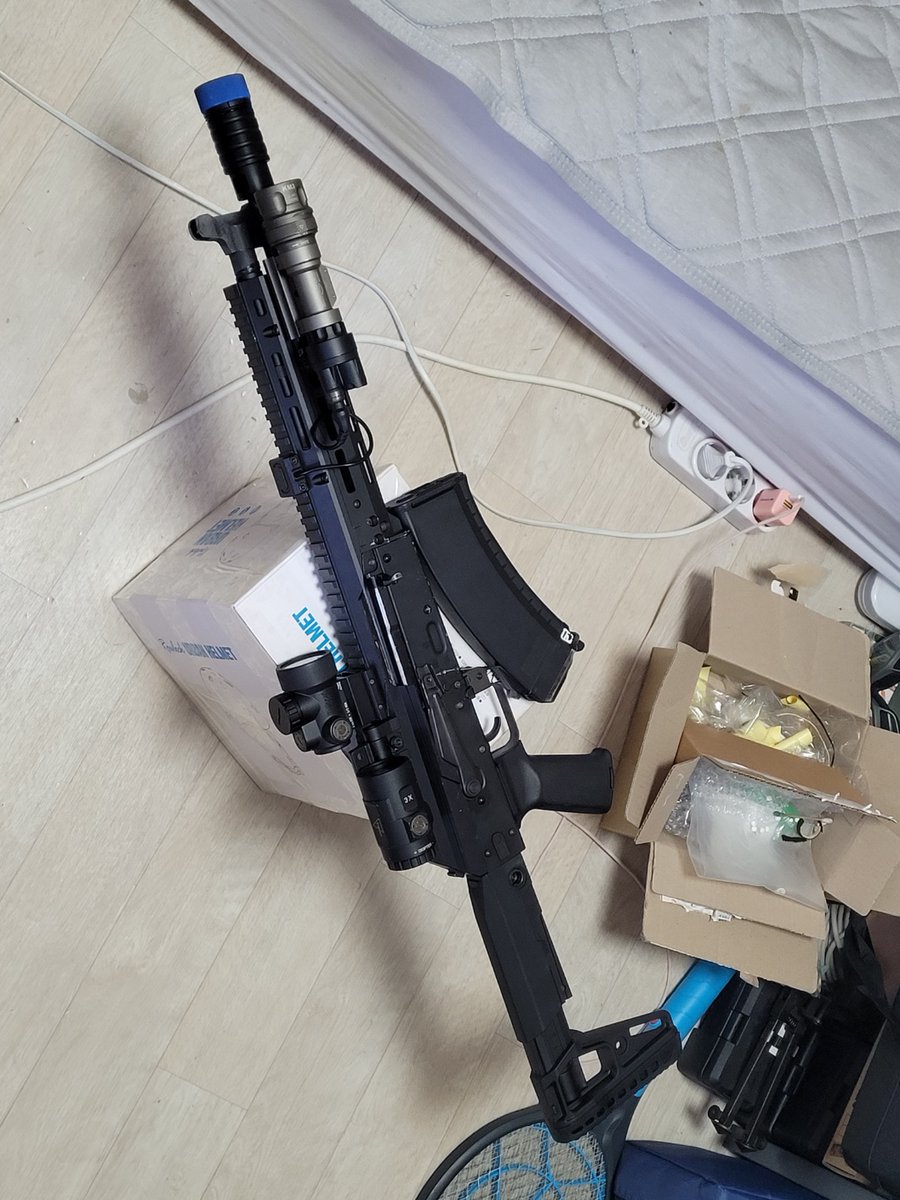 Yuripe_P's tweet photo. ak-12 스톡으로 업그레이드
너무 예쁘다 https://t.co/VzbhFyY7qn