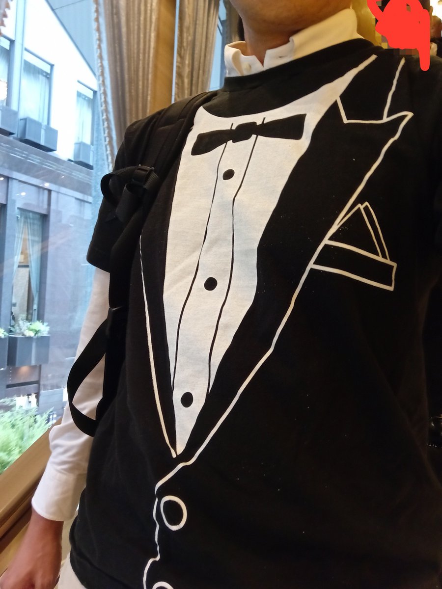 east_rabbit's tweet photo. シャツやジャケットをお召しになってというコメントが有りましたので、ココしか出番が無いと思って #Aice5 のラストライブのTシャツを着て行きました。

見渡した限り、同じのを着てた方はいらっしゃらない………(泣)

#堀江由衣ディナーショー https://t.co/VA8wavv7XG