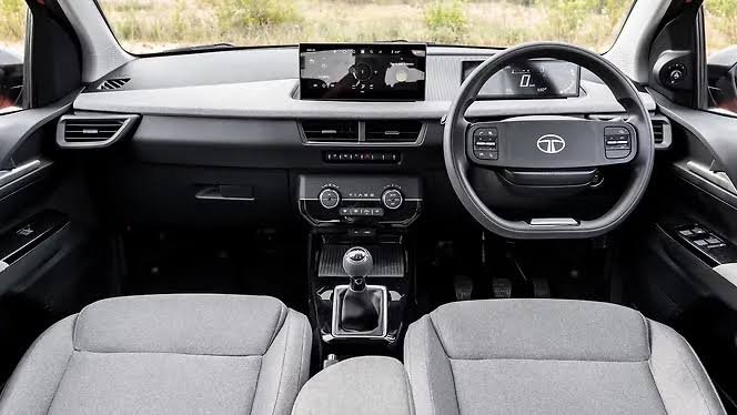 SavageAryan007's tweet photo. Interiors of the new Tiago VS new Baleno.

Even cheaper cars have welcoming interiors, meanwhile Maruti is still stuck in the dinosaur era 💀🥀 https://t.co/Ipsd739njU