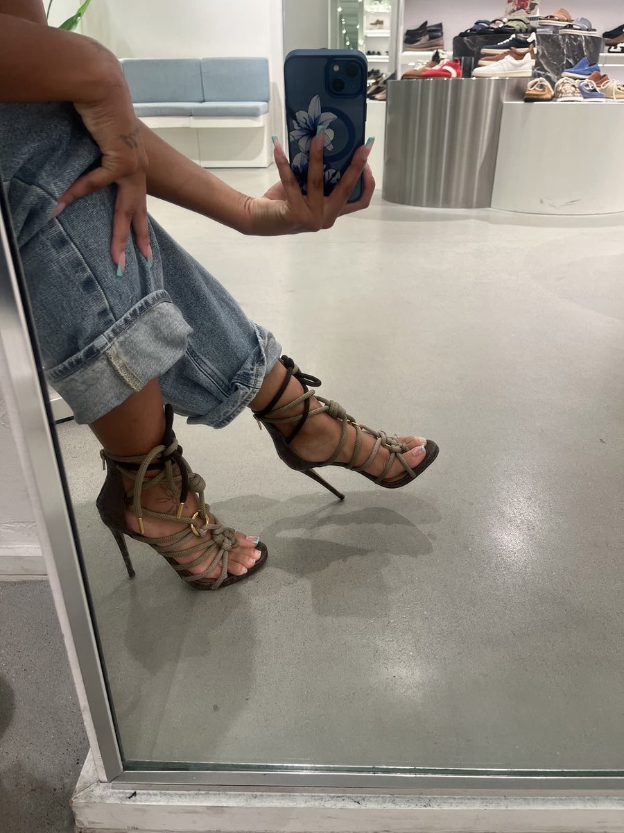 Eveboards's tweet photo. Steve Madden ate with this https://t.co/2vFJeXtqS2