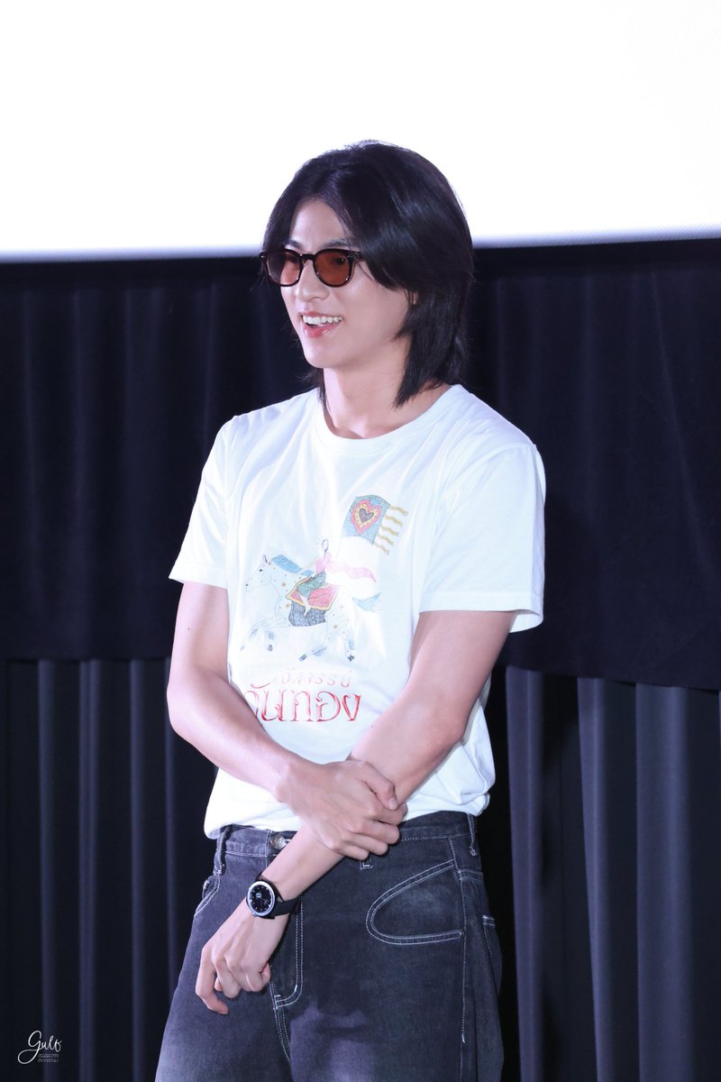 Gulfkanawutofc's tweet photo. ยิ้มหวานมาทักทายชาวอุดรค่ะ🥰

GULF X IN THE NAME OF LOVE ROADSHOW
#อัศจรรย์วันทองxกลัฟ
#GulfKanawut​
#อัศจรรย์วันทอง https://t.co/E4MCj2EzXQ
