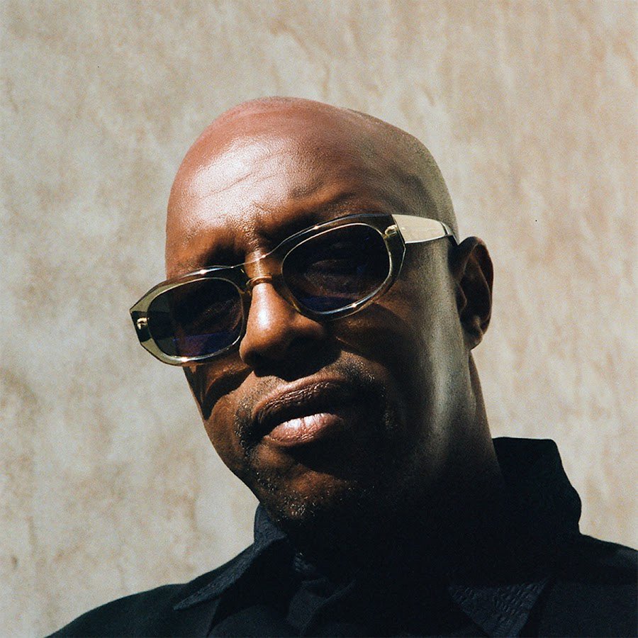 rapunchline's tweet photo. 🚨 OXMO PUCCINO S'EXPRIME SUR LA FIN DU RAP

🗣️ « J'ai l'habitude de dire depuis une dizaine d’années qu’il y a plus de rap. 

C’est fini le rap, ça n’existe plus. 

C’est juste qu’on n'arrive plus à nommer la musique qu’on écoute aujourd’hui, qui est juste un métissage de tout ce qui s’est passé ces quarante dernières années. 

Et on l’appelle encore rap parce que c’est la dernière musique incarnée que nous avons vécue. Voilà. Mais ce n’est plus du rap. »