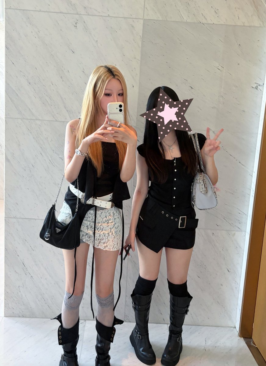 r_e__m____82's tweet photo. 나 스모키 메이크업 좋아 https://t.co/zEp6QZT1Hj