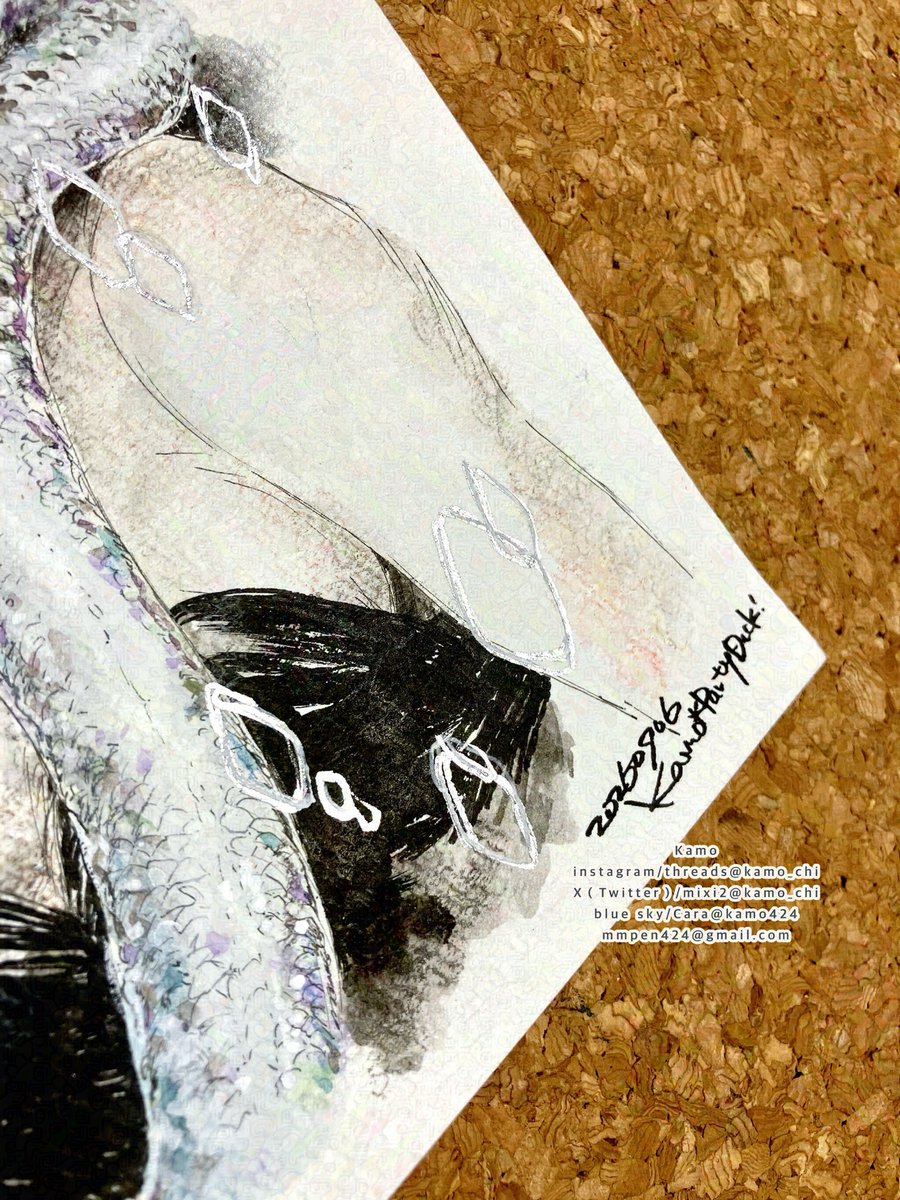 kamo_chi's tweet photo. 艶帯びて

pigma/水彩色鉛筆/筆ペン(墨・銀)/銀ペン/白ペン
A5原画

小さく色を重ねていったので時間かかりましたが完成しました🦆
昔の絵柄に少し戻せたぁ🥹 https://t.co/cha3kwqdeG