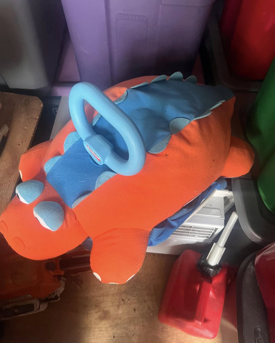 FredricFailor's tweet photo. Free baby items! Also boys’ 12-month clothes and more toys available. PM if you’re interested. https://t.co/LYtU1MQASr