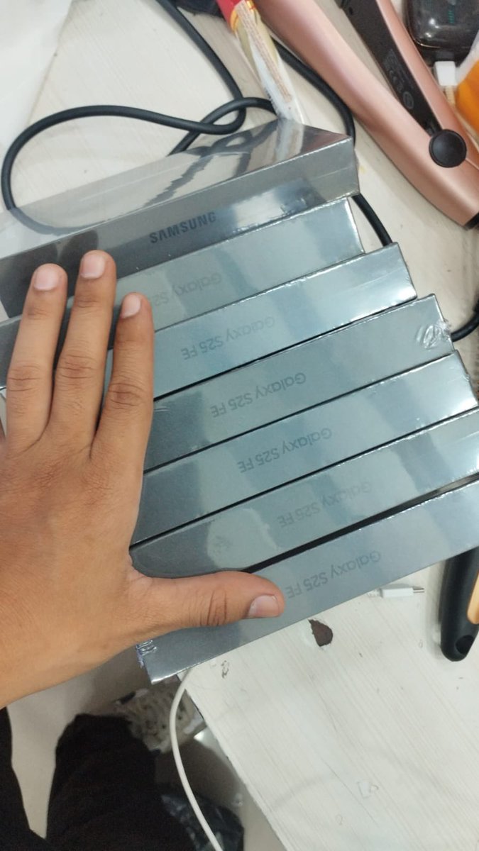 kaikqtt's tweet photo. wts unit baru segel, garansi resmi 

wts samsung s25fe 8/256 =9450
wts iphone 16 plus 128 = 15.250

unit baru semua 
#zonauang #zonajajan https://t.co/mVeifXBt1p