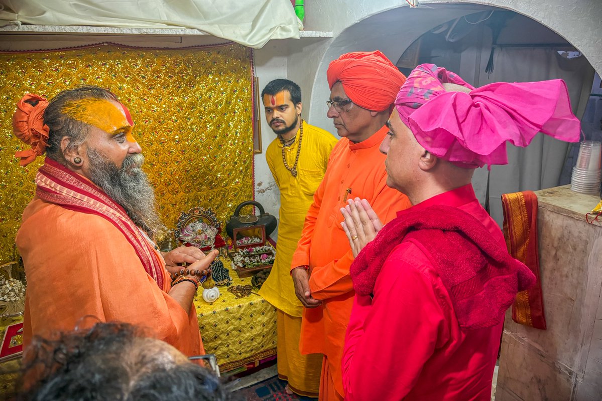 malookpeeth's tweet photo. रैवासाधाम, सीकर, राजस्थान से द्वितीय वार्षिक श्री सियपिय मिलन महोत्सव (साकेत प्रयाणोत्सव) के अन्तर्गत श्रीमद्भागवत कथा के षष्ठम् दिवस, श्रीभक्तमाल पाठ एवं भण्डारे से पूज्य महाराजश्री की पावन उपस्थिति। 
——— https://t.co/aShuPynxUe