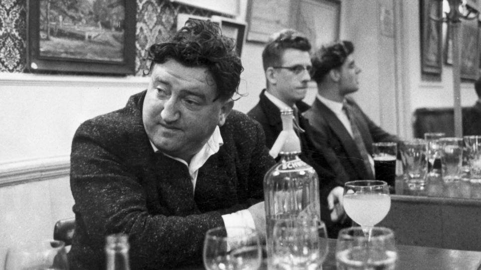 Fnt19760336's tweet photo. @Mariolo62438845 No hay situación humana tan miserable que no pueda empeorar con la presencia de un policía. Brendan Behan https://t.co/zoQnhZAmST