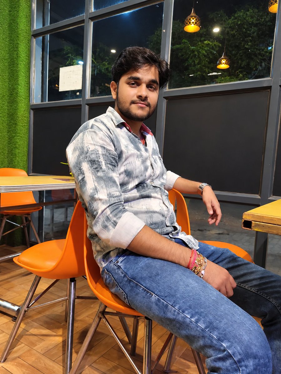 iam_abhishek_kr's tweet photo. Lost in thoughts, or maybe just deciding what to order next.
#restaurant #justthoughts
#atmyplace #newpost
#lostinthought https://t.co/fHqwNaZMWn