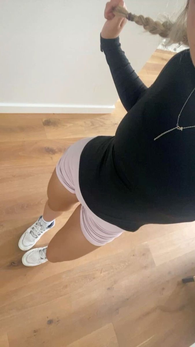 Audreyx_609's tweet photo. Follow meee (I follow back) 

#followme #dmme #horny #nsfw #nsfwtwt #slut #viral #teen https://t.co/Qx78sNhQeM