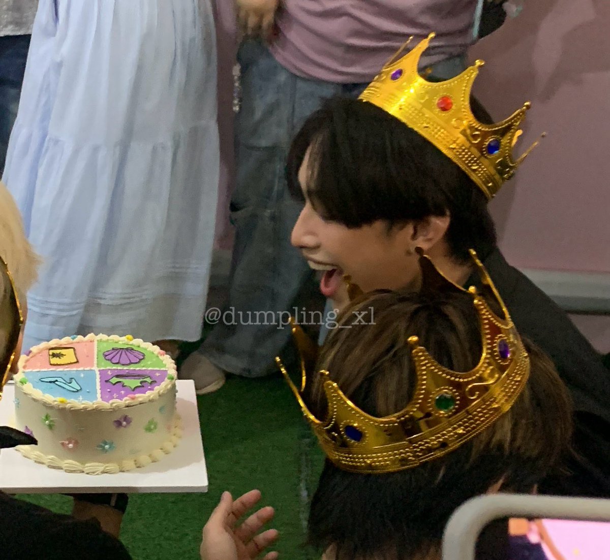dumpling_xl's tweet photo. how am I supposed to act normal when he looks like this 🥺✨ https://t.co/TBcGGlqyzP