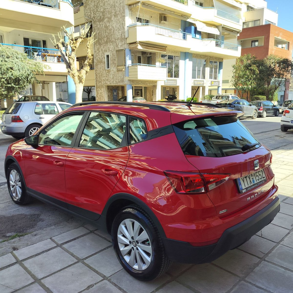 LaureenCusly's tweet photo. Seat Arona MY2021, 115 hp petrol, 6-speed manual, 97, 000 km, full service history, accident-free chassis. Style trim with advanced safety systems, 6. 5-inch touchscreen, LED lights, cruise control, alloys, and more. Includes 2 keys, documents, https://t.co/0o1qwUdSgy