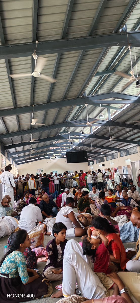 AndeBhargav's tweet photo. @TTDevasthanams @PawanKalyan @AndhraPradeshCM @APPOLICE100 

Respected Hon'ble Ministers we are facing problem from Last 10 hours we R IN Sarvadarshan from @5.30am still not dharshan taken place lord Venkateshwera. TTD fail in management Women's Ladies Children Facing Problems. https://t.co/cbgw3dE0OF