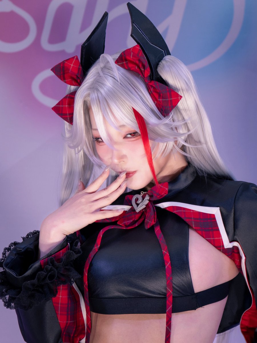 SHIBUYA_TOKYO_J's tweet photo. ◆ Frame.Real
2026.9.5-6｜#アズレンMUSI9FES
Costume：プリンツ・オイゲン
Cosplayer： シスル さん@Sithle011
#アズレン9周年 https://t.co/i69gG2BCR0