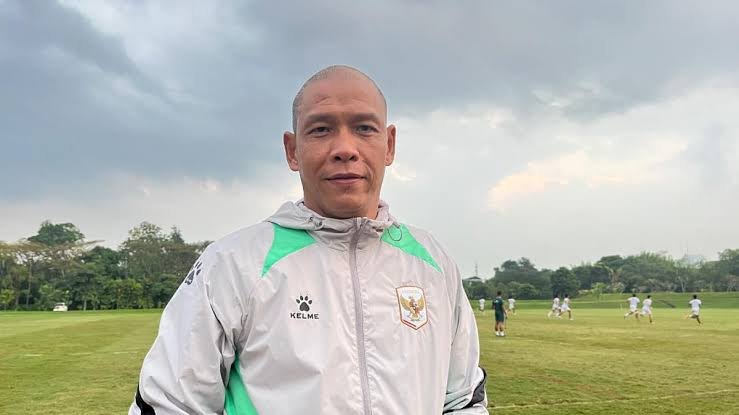 idn_abroad's tweet photo. Coach Nova Arianto menjadi Pelatih dengan catatan unik.

Tidak pernah juara di level AFF kelompok umur namun di tahun yang sama beliau meloloskan tim ke Major Tournament.

U17
Juara 3 AFF U17
Lolos ke Piala Asia U17 ✅️
Lolos ke Piala Dunia U17✅️

U20
Juara 3 AFF U19✅️
Lolos ke Piala Asia U20✅️
Lolos ke Piala Dunia U20??  AAMIIN 🤲🏾