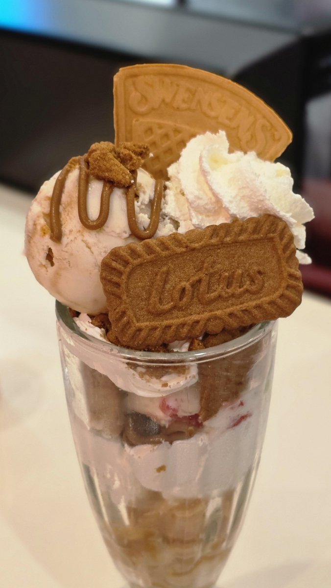 geegissss's tweet photo. มากินตามแล้วจ้า biscoff yogurt อร่อย 😋
#Swensen #สงครามหิวด่วน https://t.co/AhVJ28snso