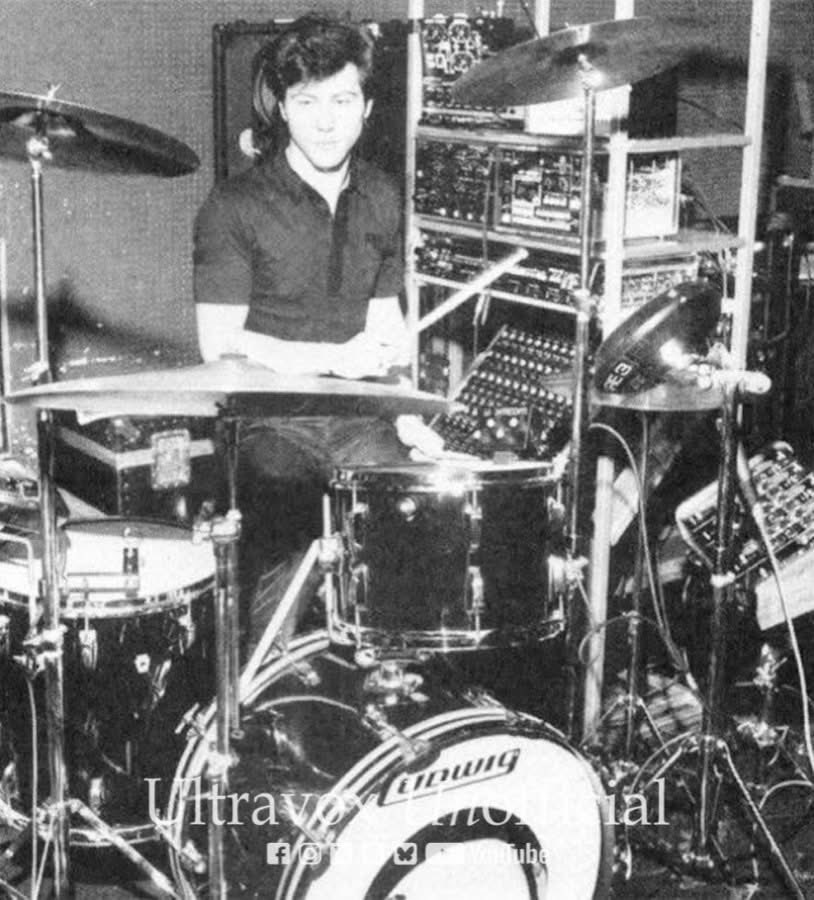 UltravoxU's tweet photo. Ultravox ...  Warren Cann and ‘The Iron Lung’.  Photos from an article in Electronics &amp; Music Maker April 1981. https://t.co/JAs0MHprNR
